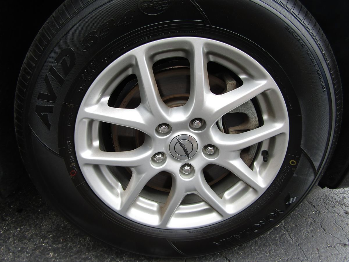 Used 2022 Chrysler Voyager LX FWD image 33