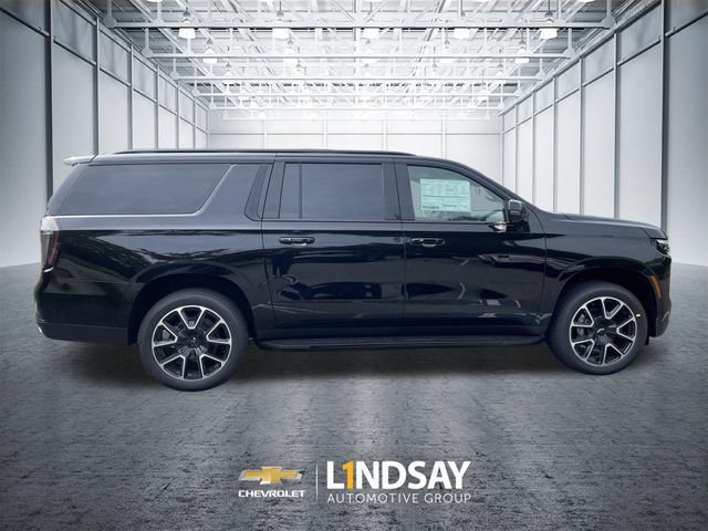 New 2026 Chevrolet Suburban RST w/ RST Capability Package AWD/4WD image 9