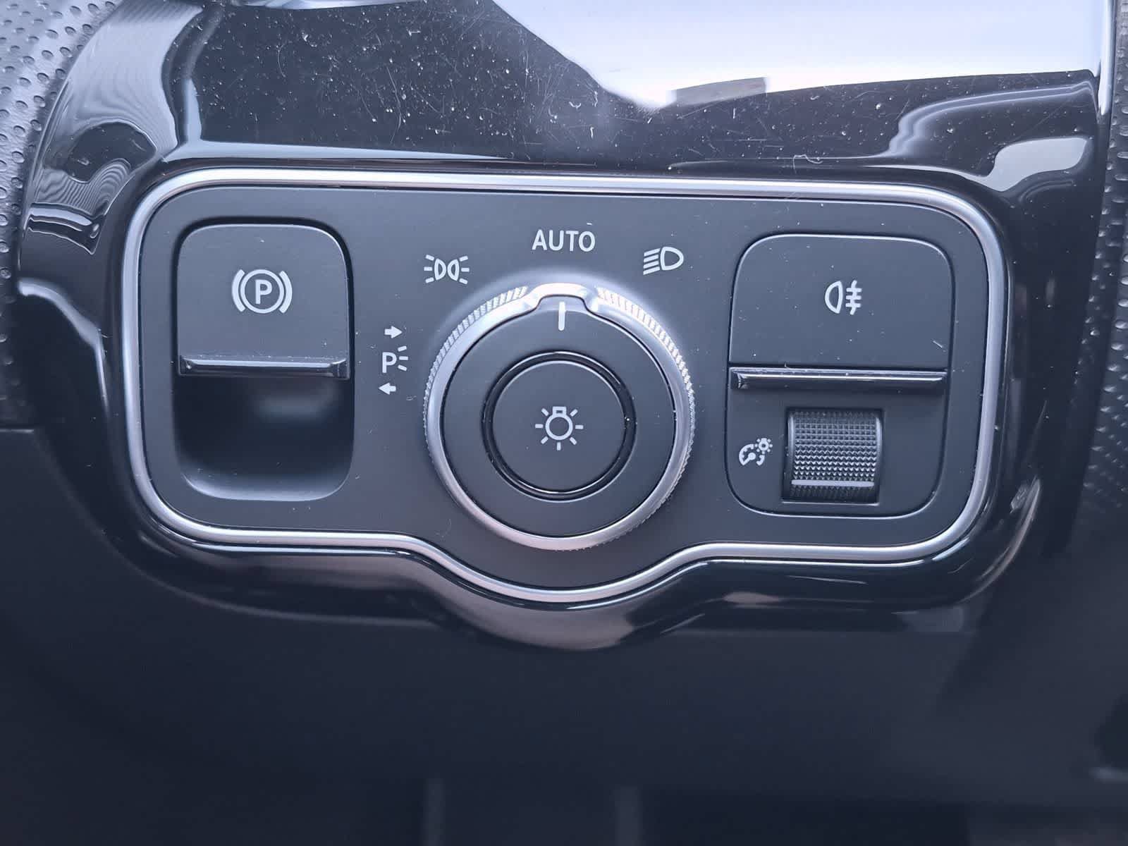 Used 2022 Mercedes-Benz A 220 4MATIC image 28