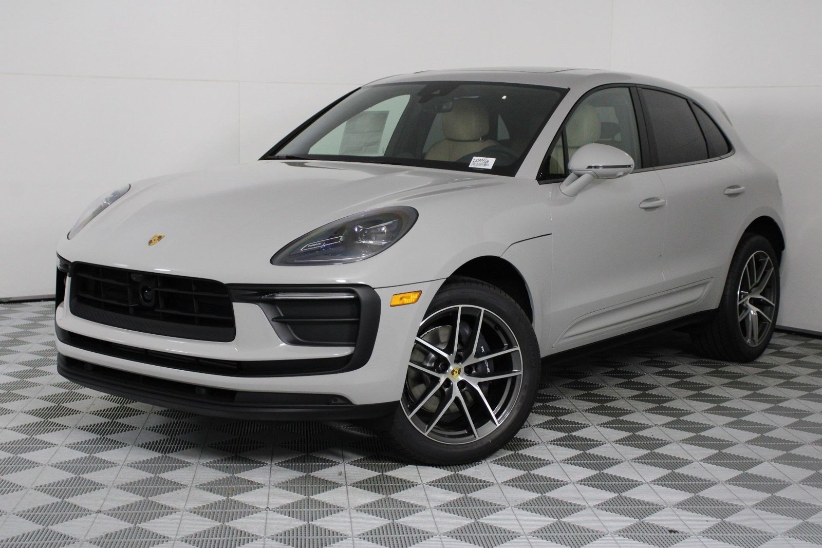 New 2026 Porsche Macan AWD/4WD image 1