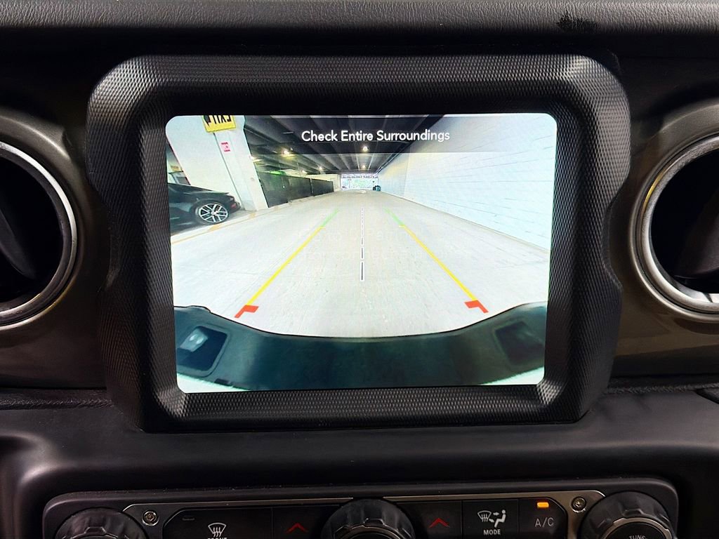 Used 2023 Jeep Gladiator Overland image 32