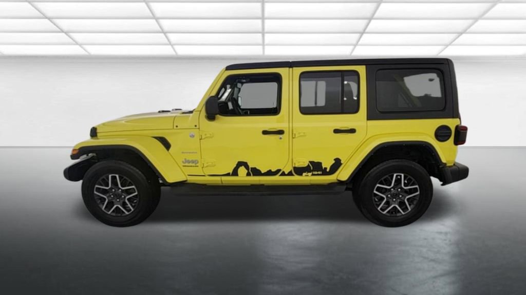 Used 2024 Jeep Wrangler Unlimited Sahara AWD/4WD image 4