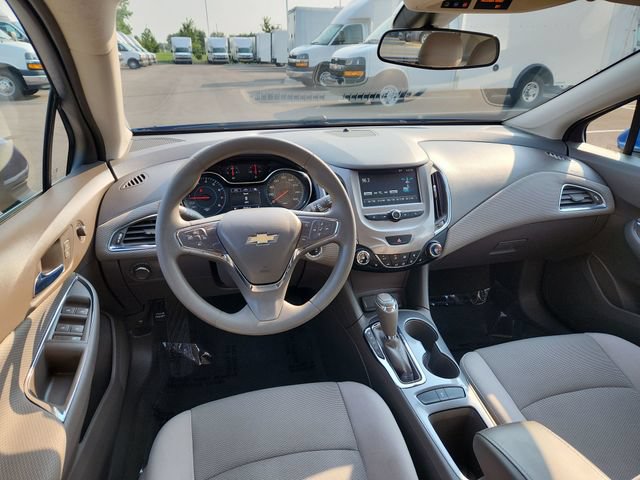 Used 2017 Chevrolet Cruze LT w/ Convenience Package FWD image 34