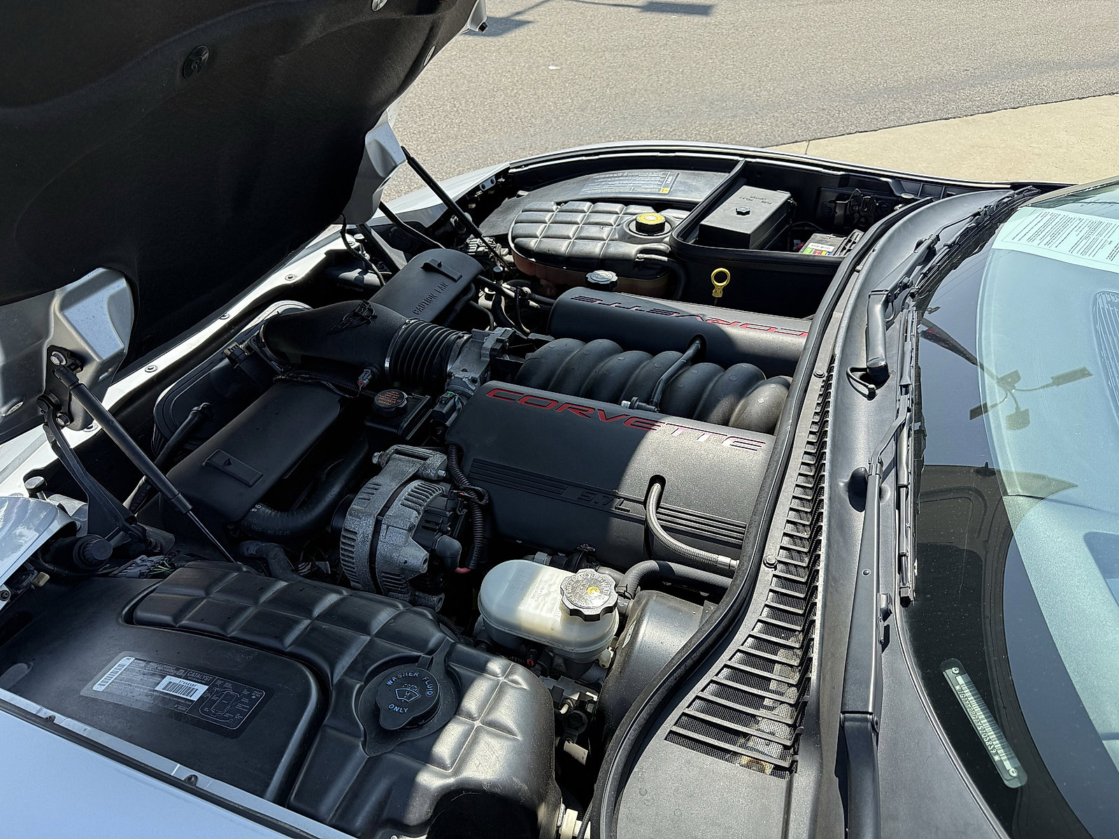 Used 2000 Chevrolet Corvette Coupe w/ Roof Pkg image 12