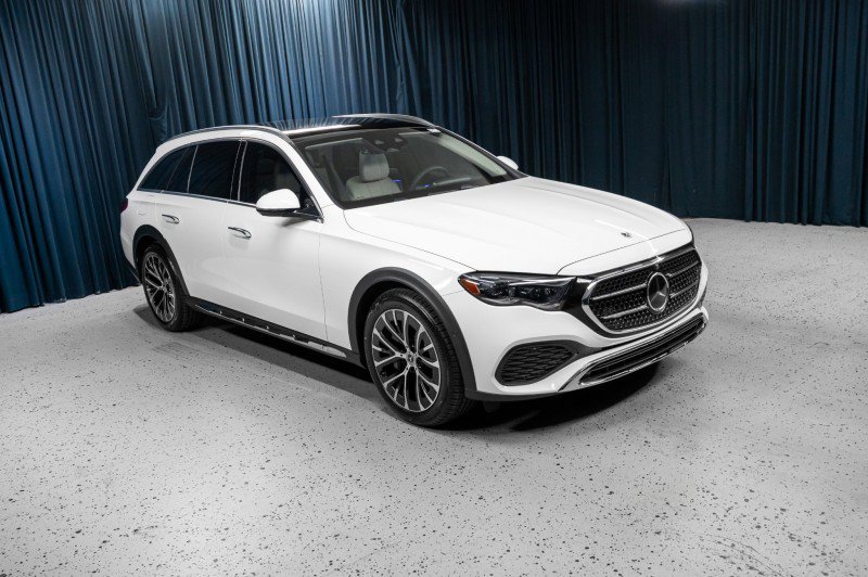 New 2025 Mercedes-Benz E 450 4MATIC All-Terrain Wagon image 3