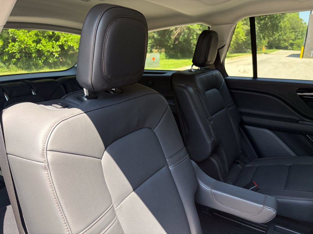 New 2026 Lincoln Aviator AWD image 24