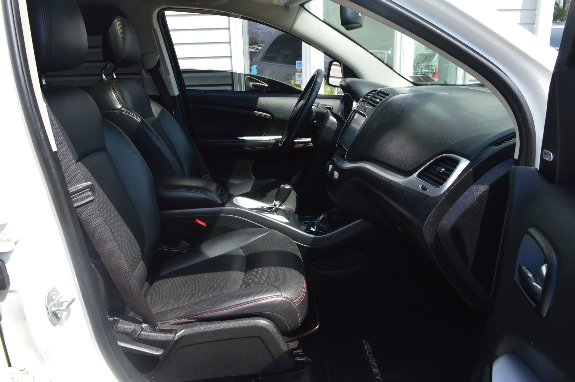 Used 2015 Dodge Journey R/T w/ Flexible Seating Group image 16