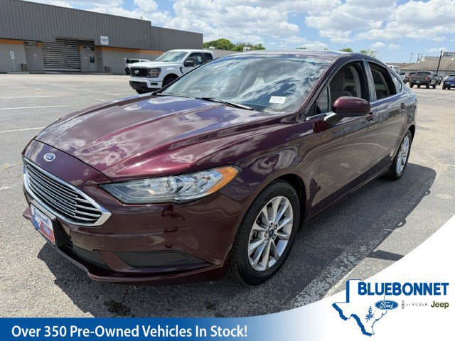 Used 2017 Ford Fusion SE w/ Fusion SE Technology Package image 1