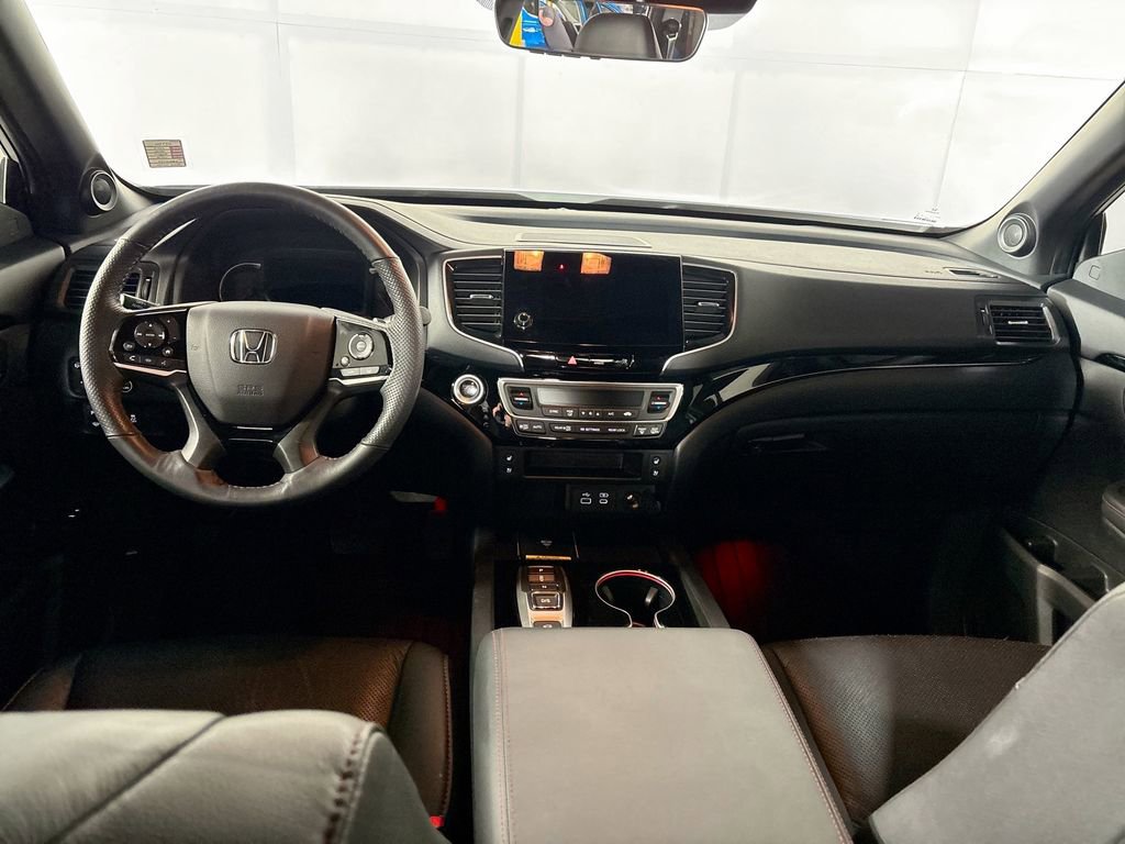 Used 2025 Honda Passport Black Edition image 12