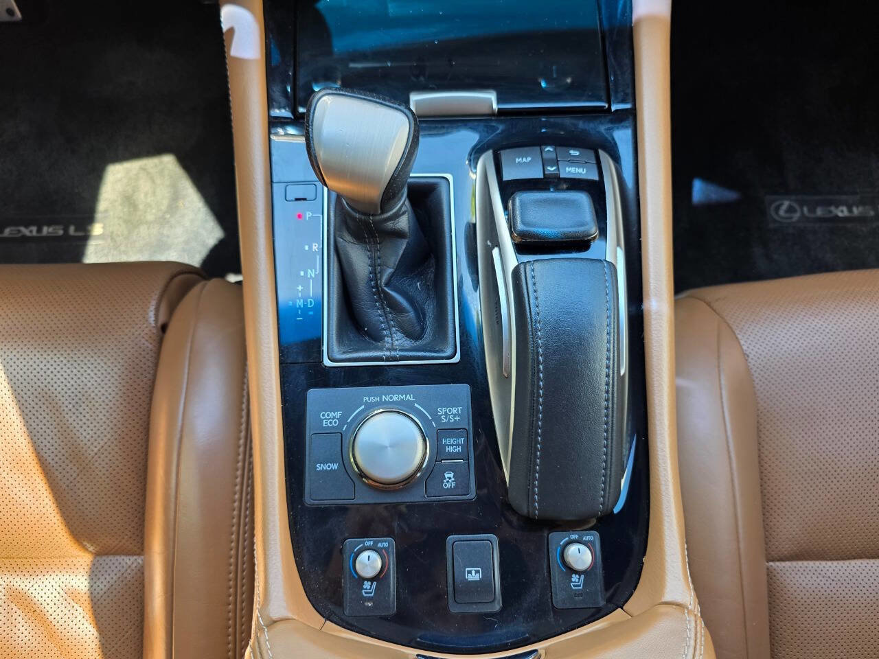 Used 2016 Lexus LS 460 w/ F Sport Package image 31