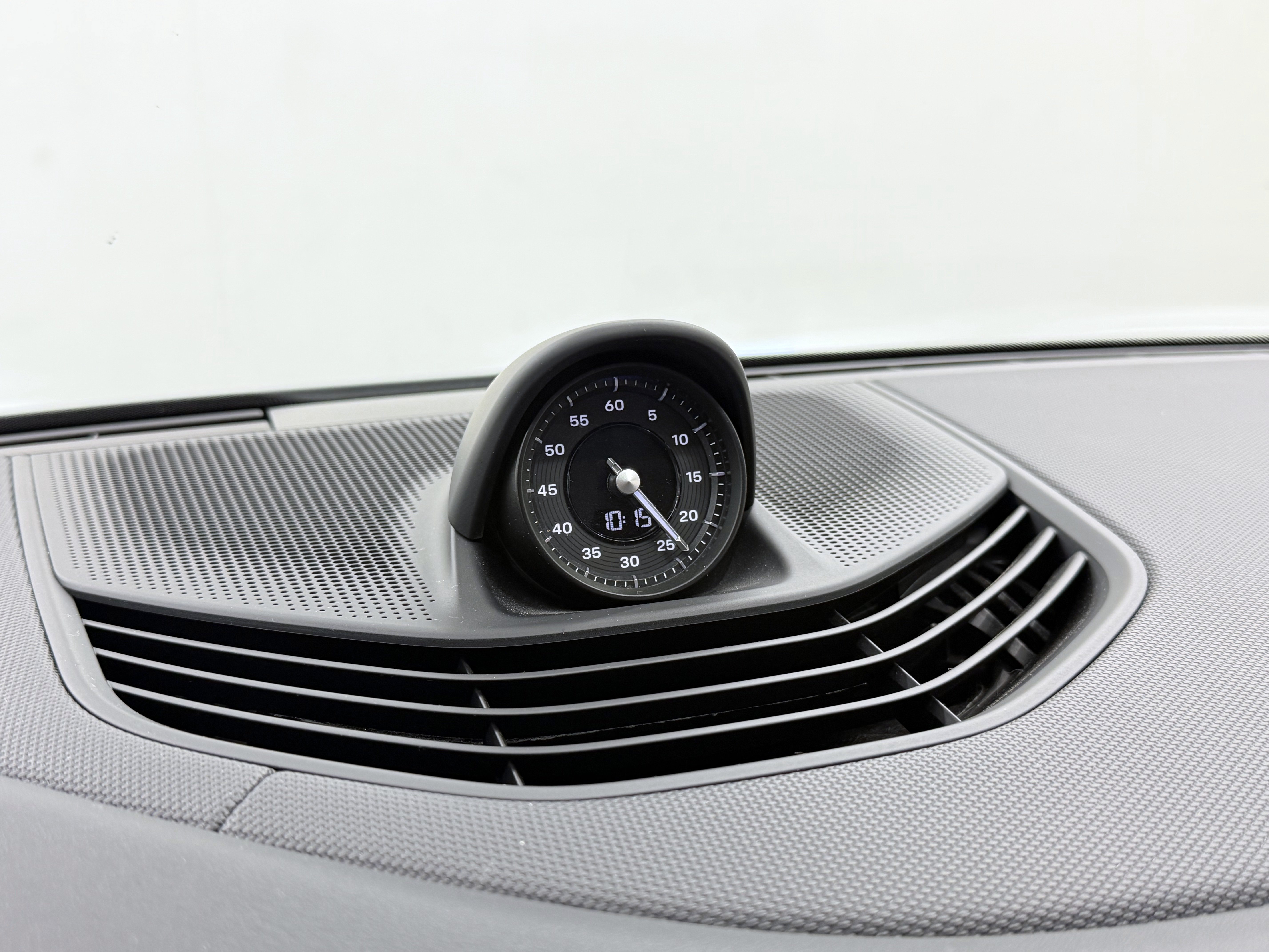 Certified 2021 Porsche Taycan RWD image 52