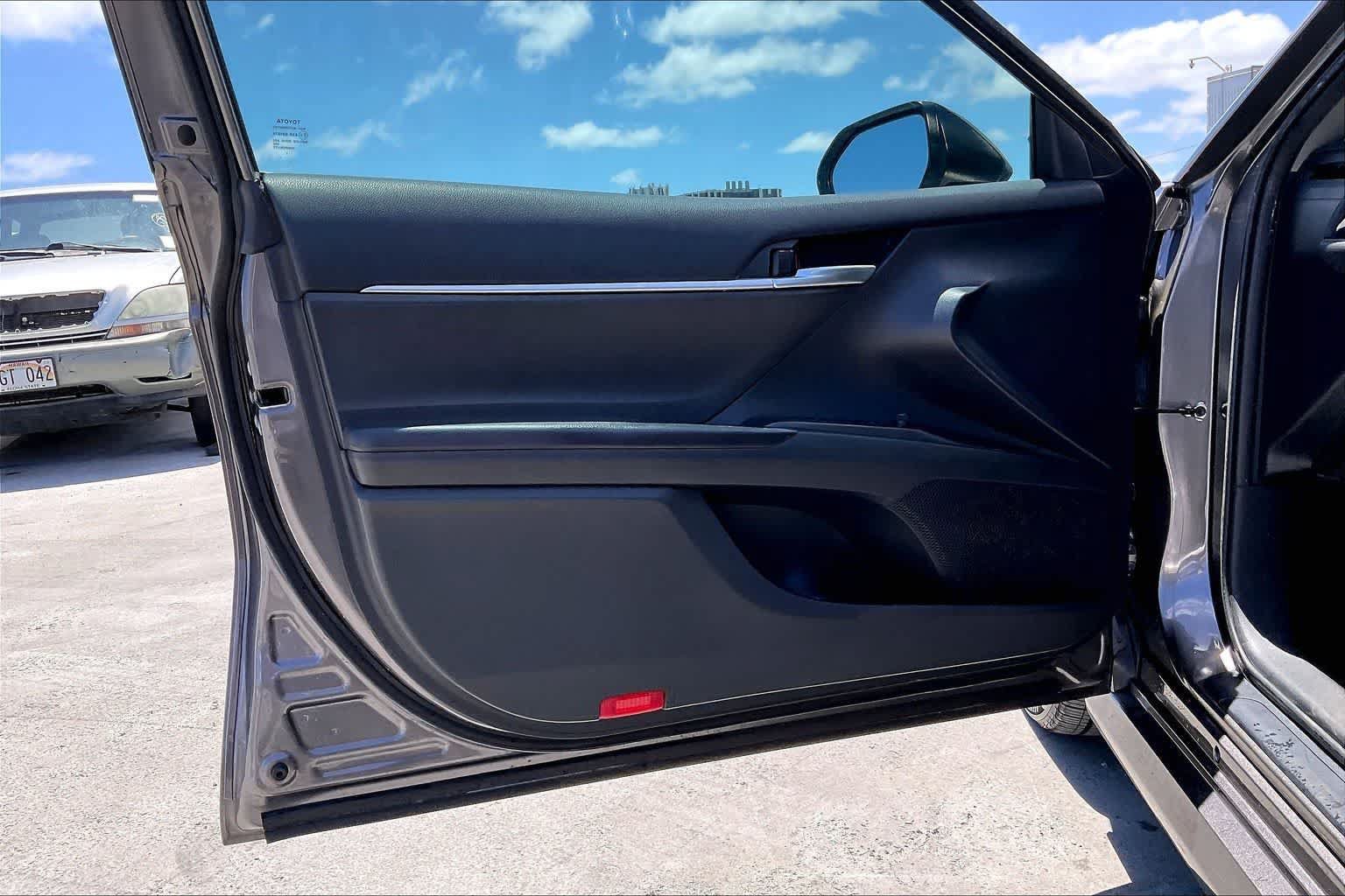 Used 2022 Toyota Camry LE FWD image 27