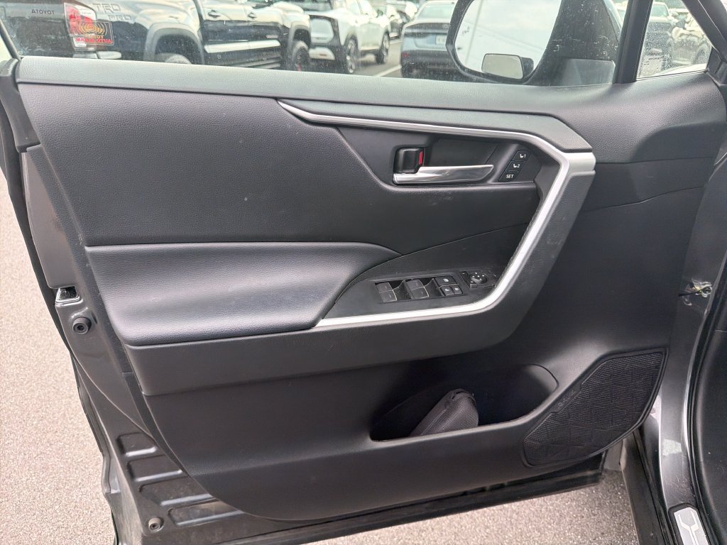 Used 2022 Toyota RAV4 XLE Premium AWD/4WD image 11