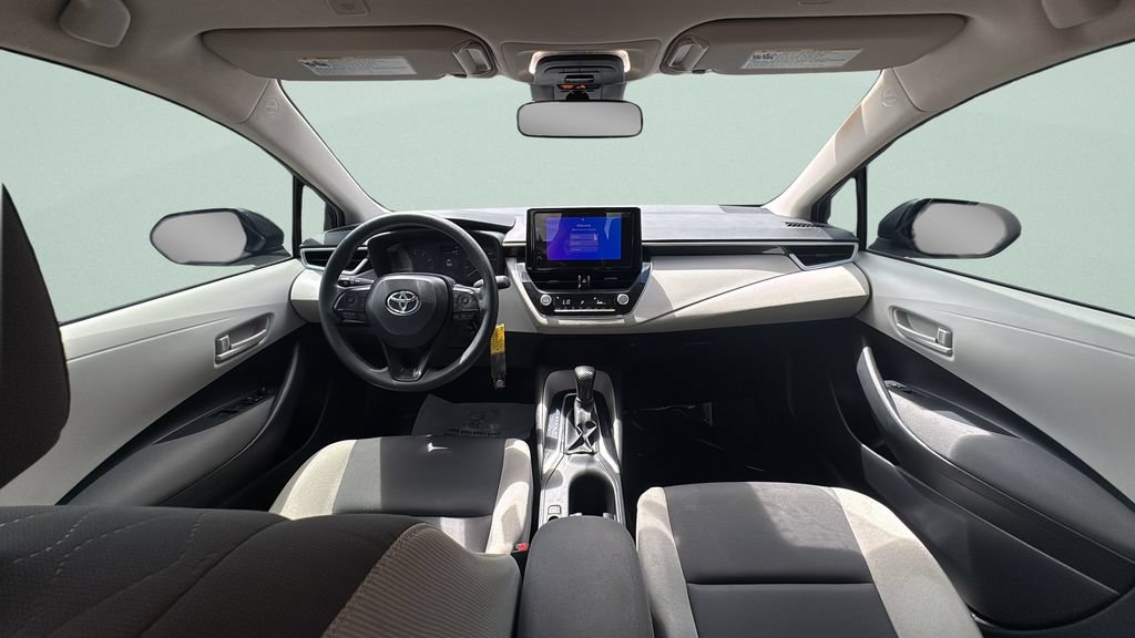 Used 2025 Toyota Corolla LE FWD image 11