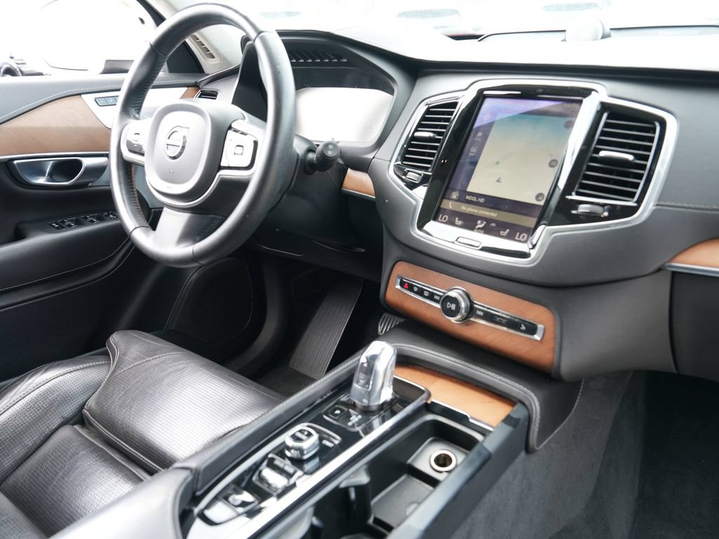 Used 2017 Volvo XC90 T8 Inscription w/ Luxury Package AWD/4WD image 18