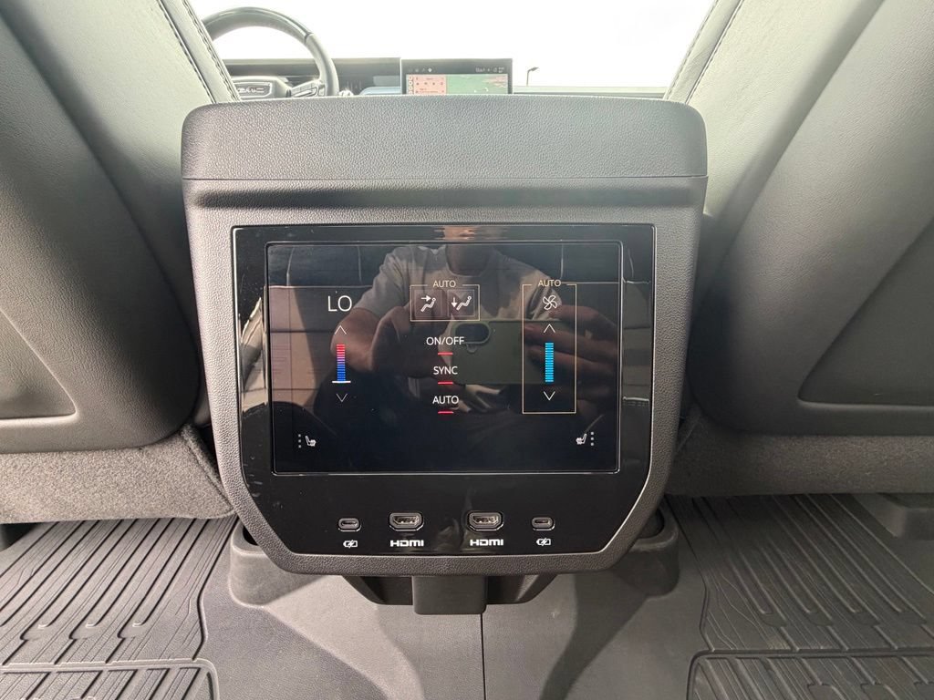 Used 2026 GMC Yukon AT4 Ultimate w/ LPO, Floor Liner Package AWD/4WD image 8