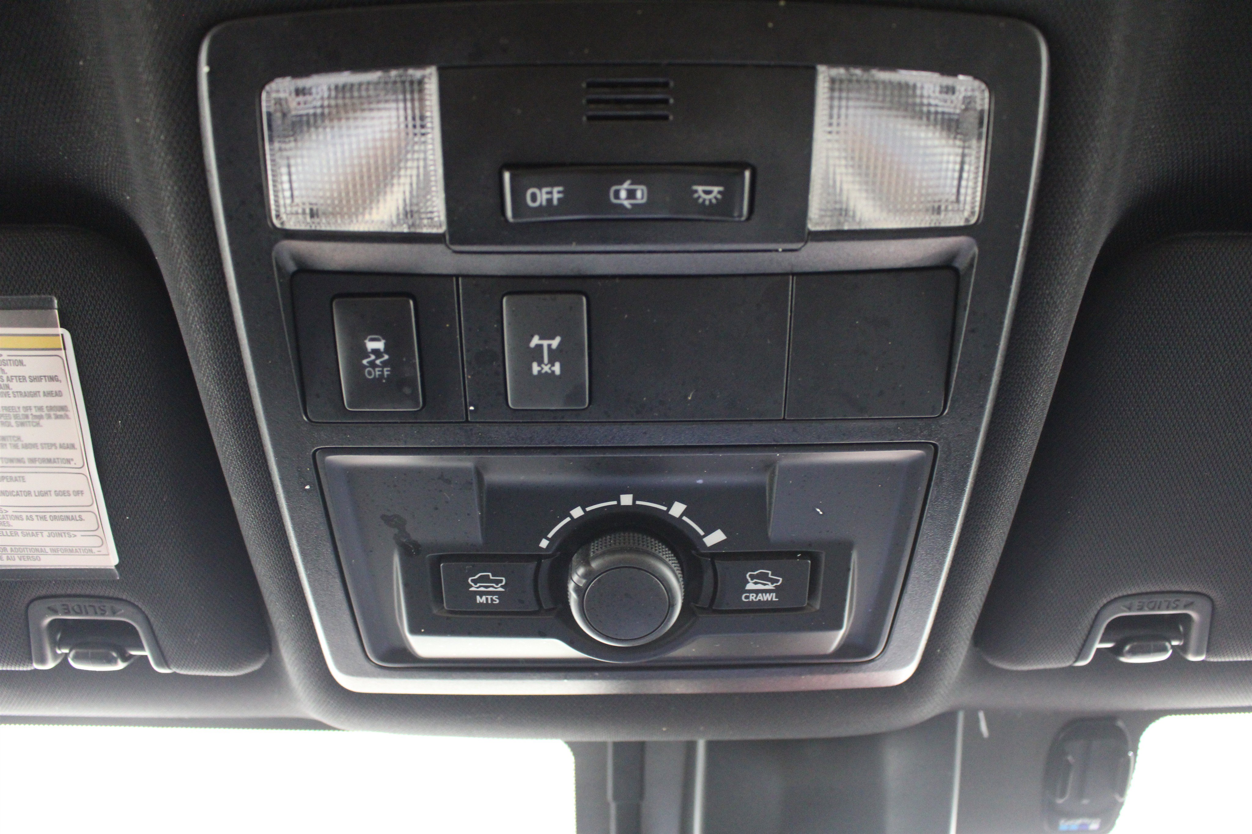 Used 2018 Toyota Tacoma TRD Off-Road w/ Technology Package AWD/4WD image 19