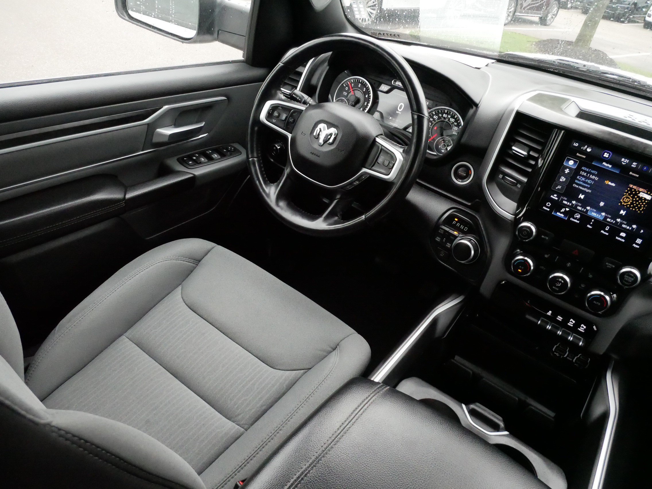 Used 2022 RAM 1500 Big Horn AWD/4WD image 9