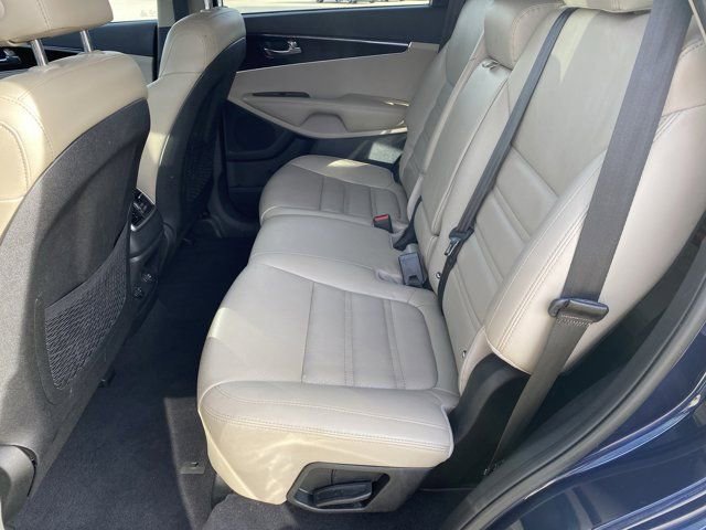Used 2019 Kia Sorento EX image 32