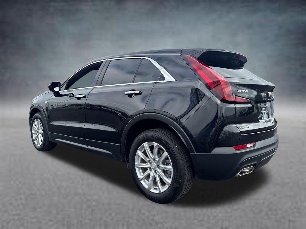 Certified 2023 Cadillac XT4 Luxury w/ Cold Weather Package FWD image 5