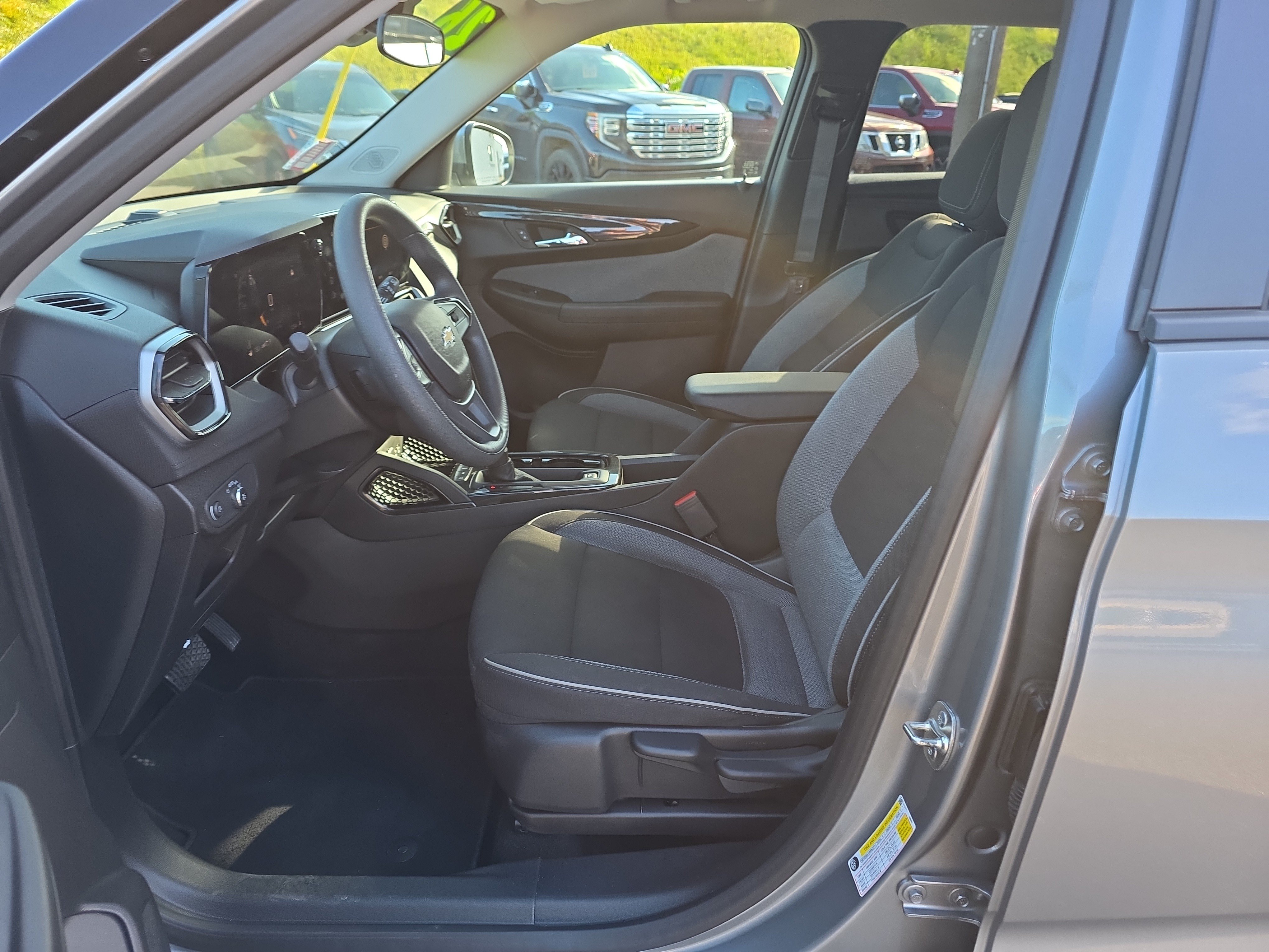Used 2026 Chevrolet TrailBlazer LT AWD/4WD image 12