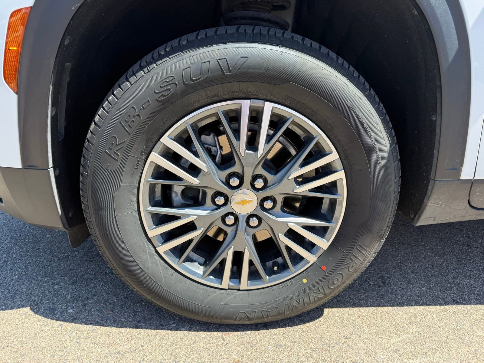 Used 2025 Chevrolet Traverse LT FWD image 41