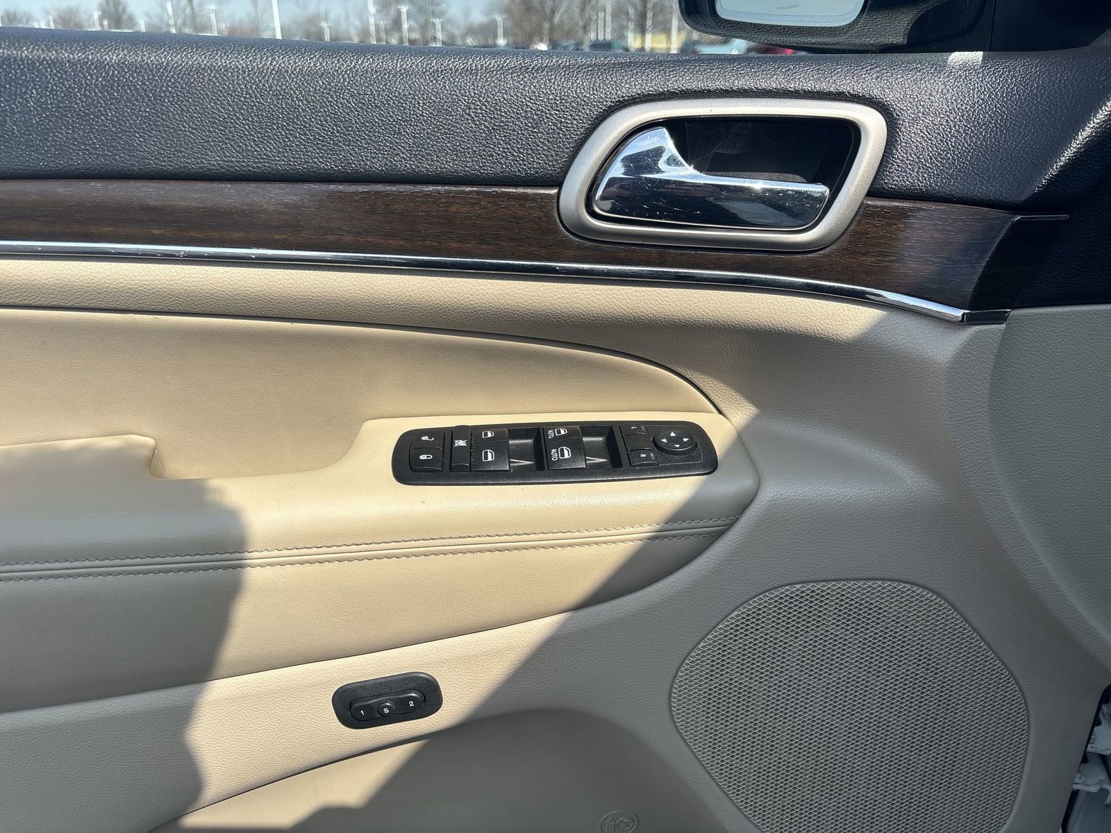 Used 2015 Jeep Grand Cherokee Limited w/ Trailer Tow Group IV image 15