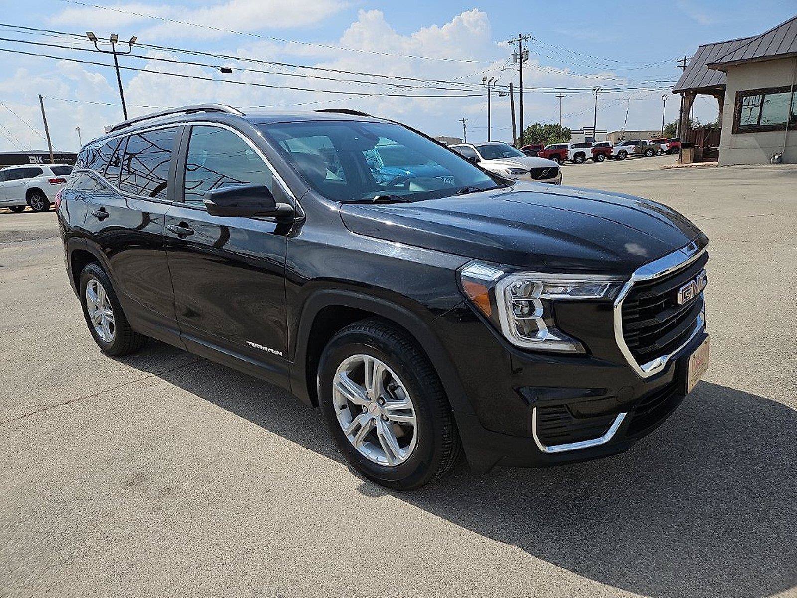 Used 2023 GMC Terrain SLE w/ Driver Convenience Package FWD image 10