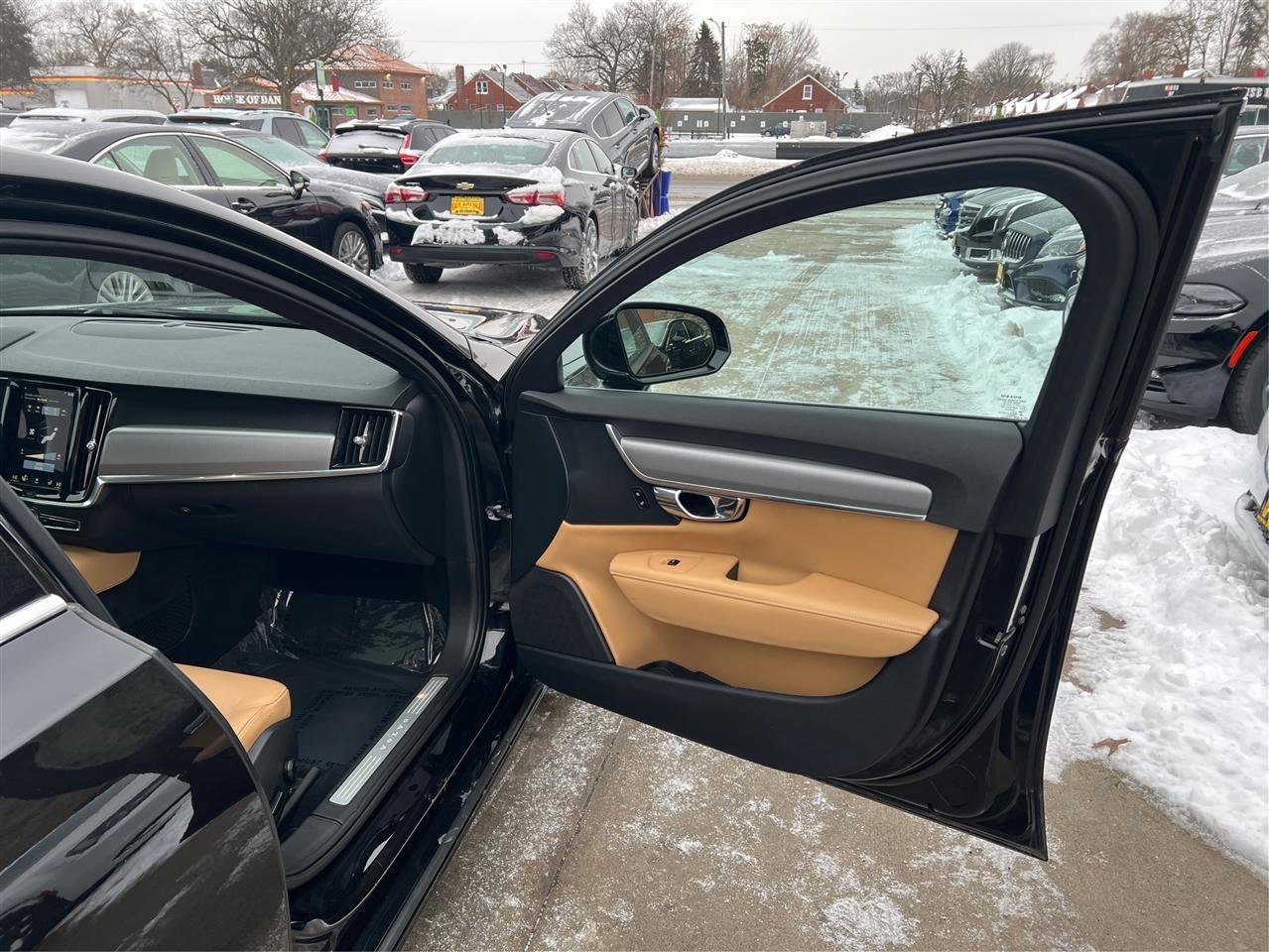 Used 2017 Volvo S90 T6 Momentum w/ Vision Package AWD/4WD image 34
