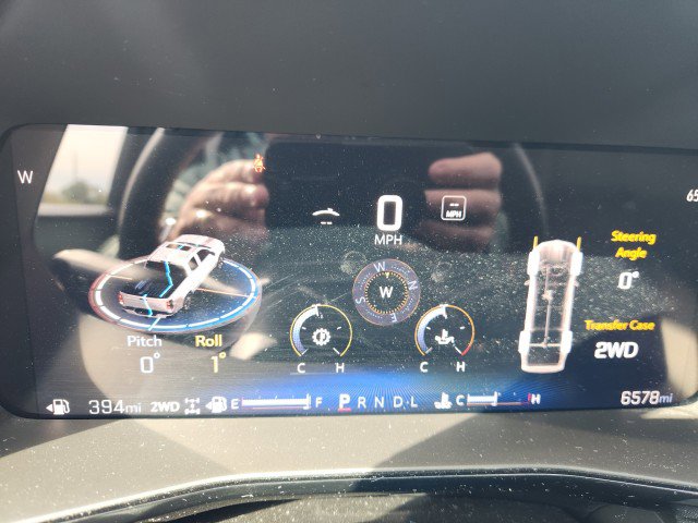 Used 2025 Chevrolet Colorado Z71 w/ Technology Package image 35