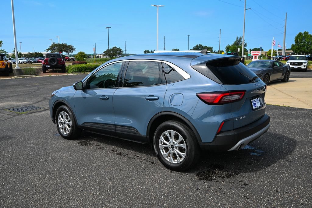 Used 2023 Ford Escape Active w/ Tech Pack #2 AWD/4WD image 7
