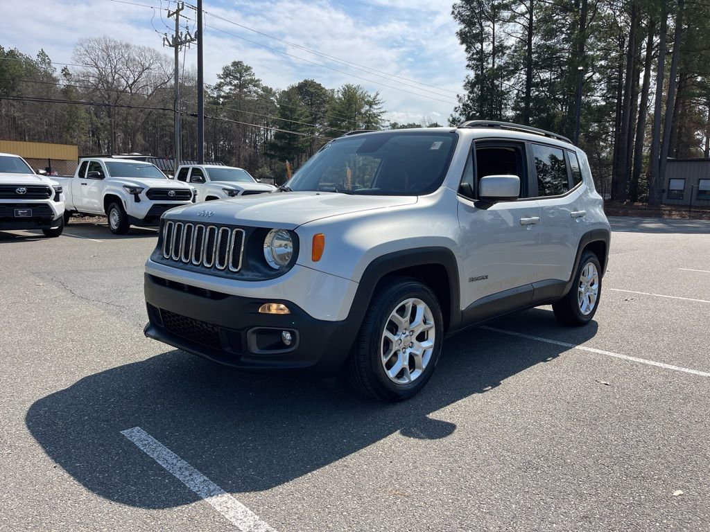 Used 2018 Jeep Renegade Latitude image 2