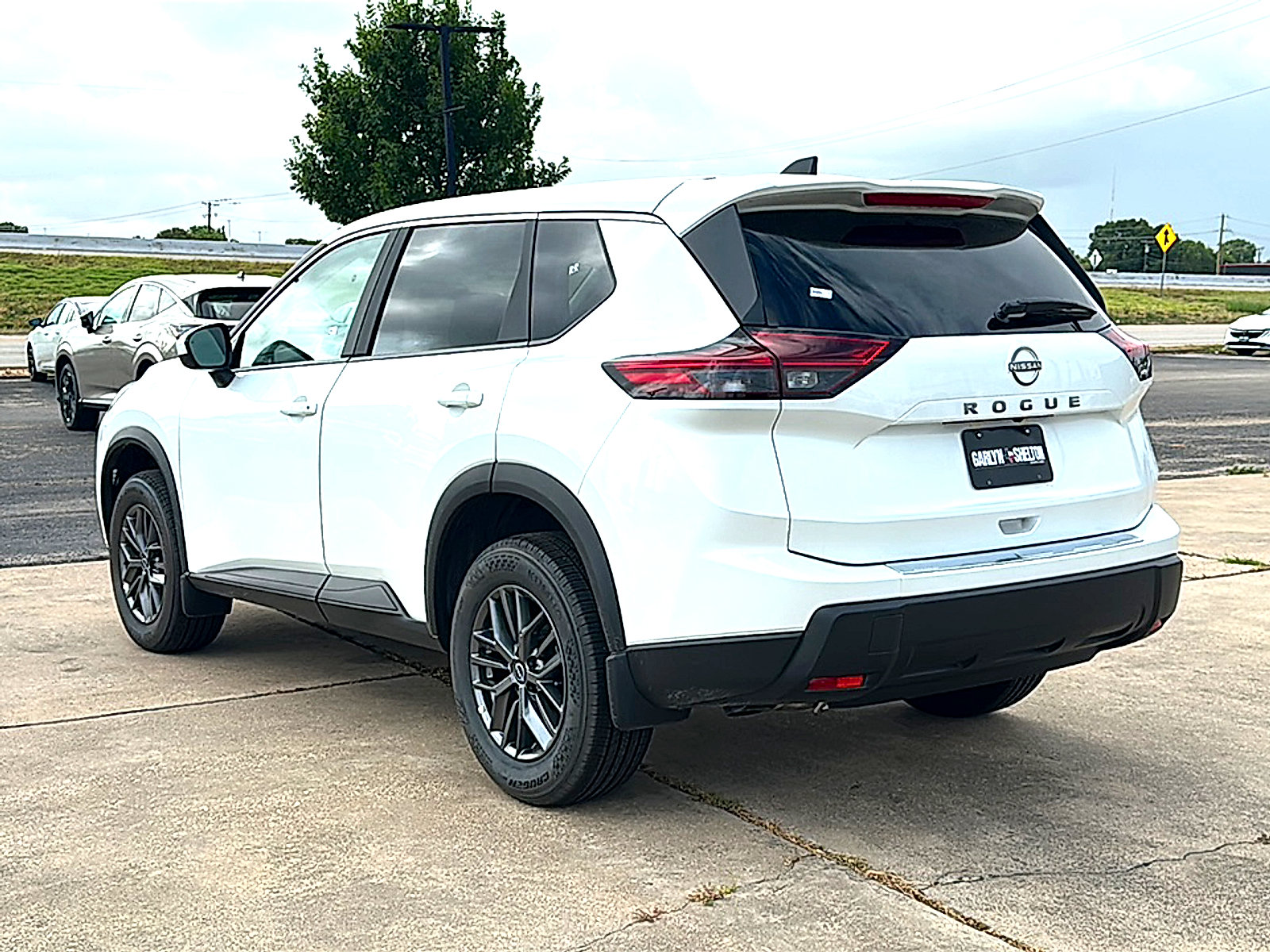New 2026 Nissan Rogue SV FWD image 6