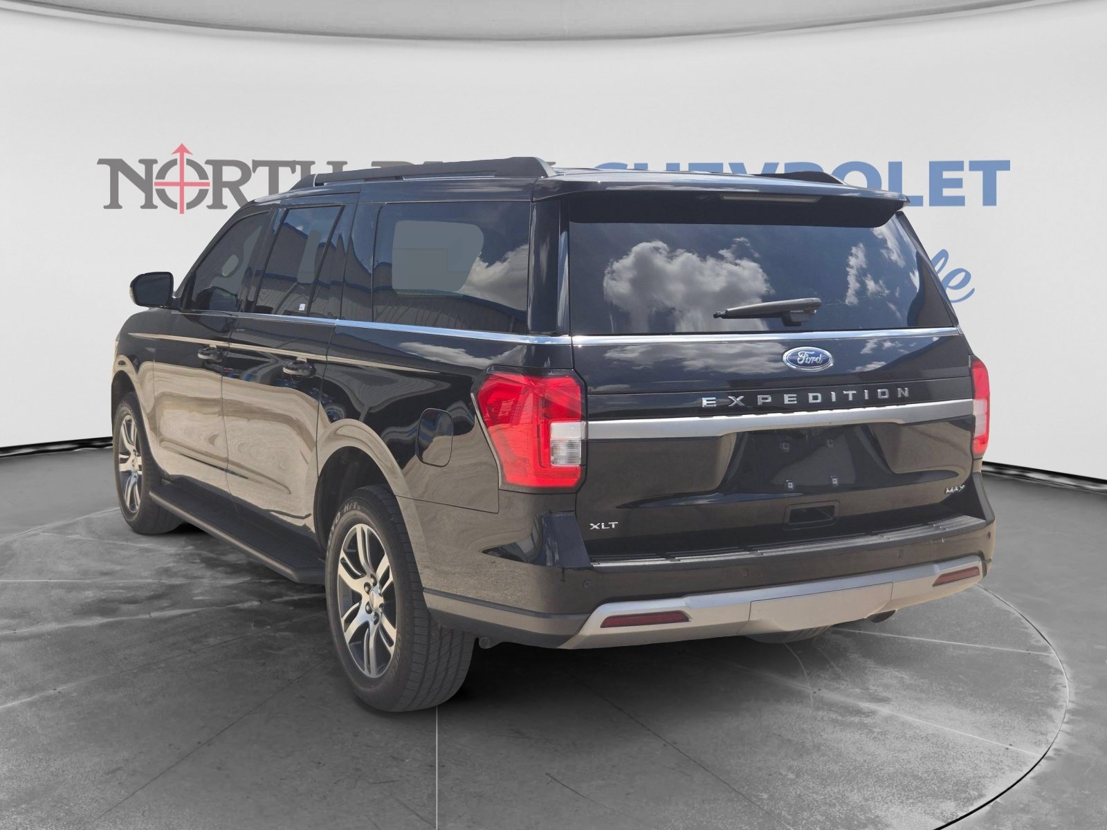 Used 2024 Ford Expedition Max XLT RWD image 5