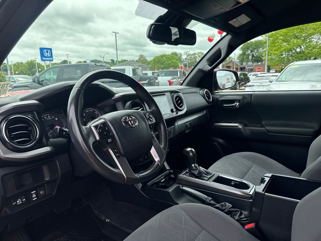 Used 2019 Toyota Tacoma TRD Sport w/ Technology Package AWD/4WD image 15