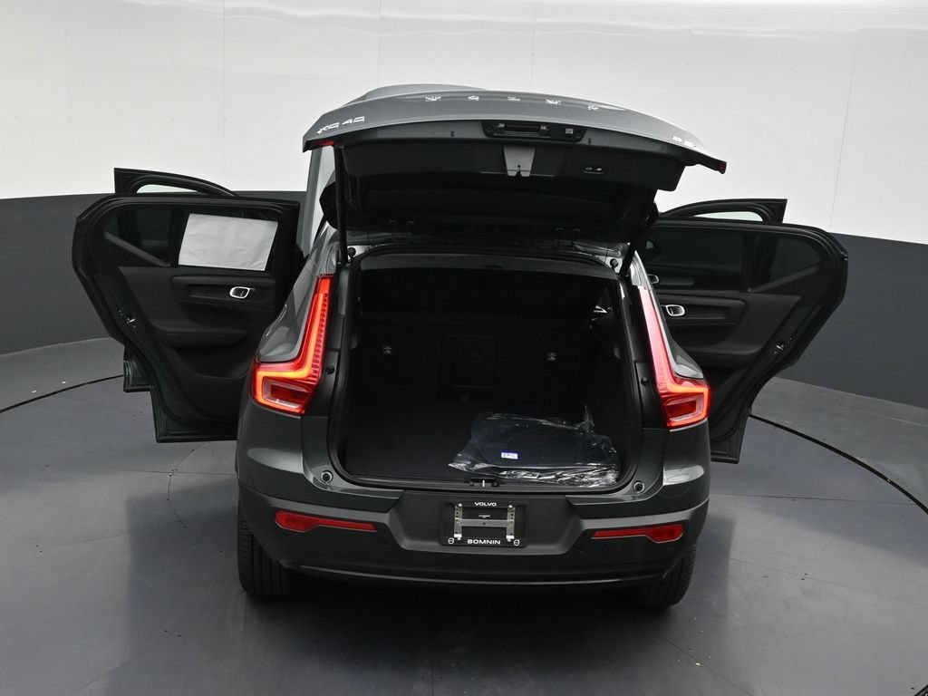 New 2026 Volvo XC40 B5 Plus w/ Climate Package AWD/4WD image 33