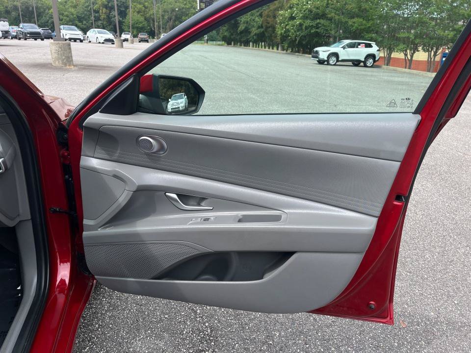 Used 2024 Hyundai Elantra SEL FWD image 32