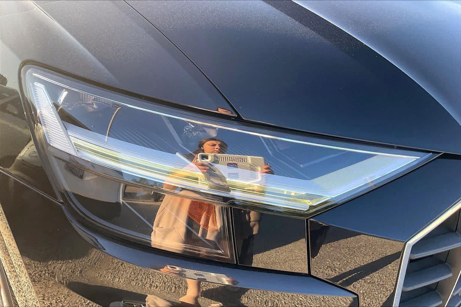 Used 2019 Audi Q8 Premium Plus w/ Premium Plus AWD/4WD image 28