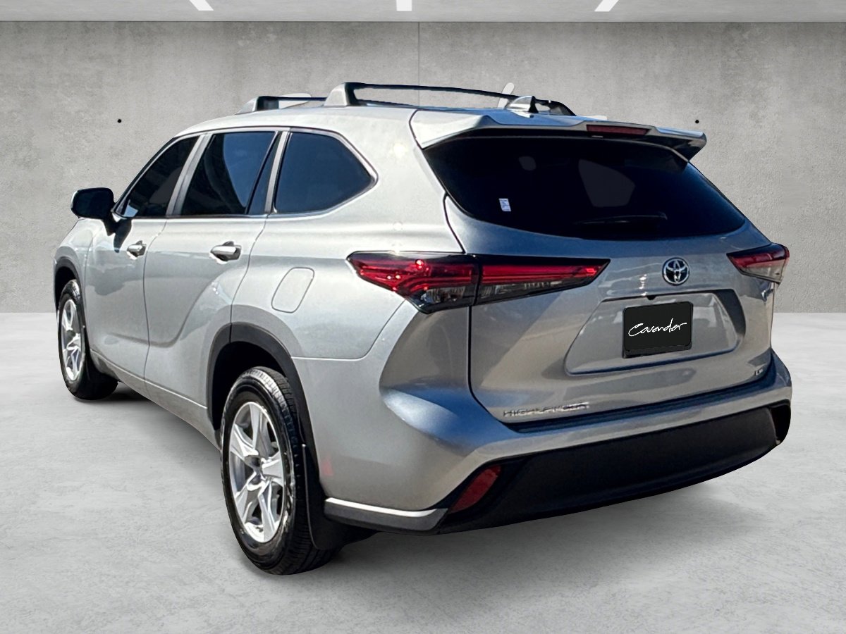 Used 2023 Toyota Highlander LE image 16