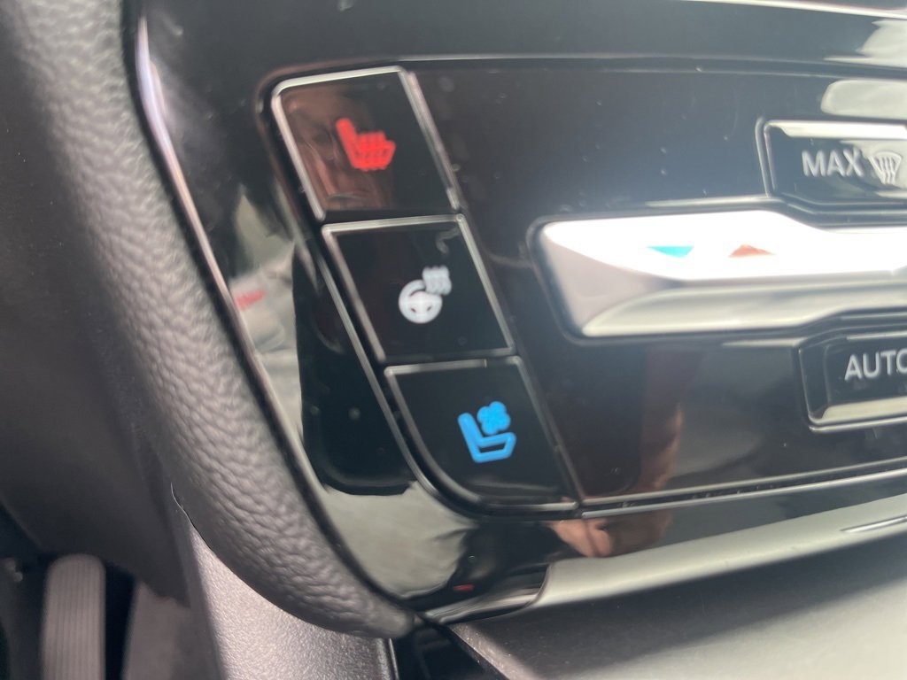 Used 2022 Ford Explorer Limited w/ Equipment Group 301A image 19