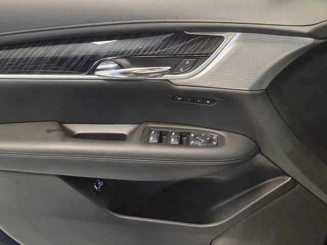 Used 2023 Cadillac XT6 Premium Luxury image 23