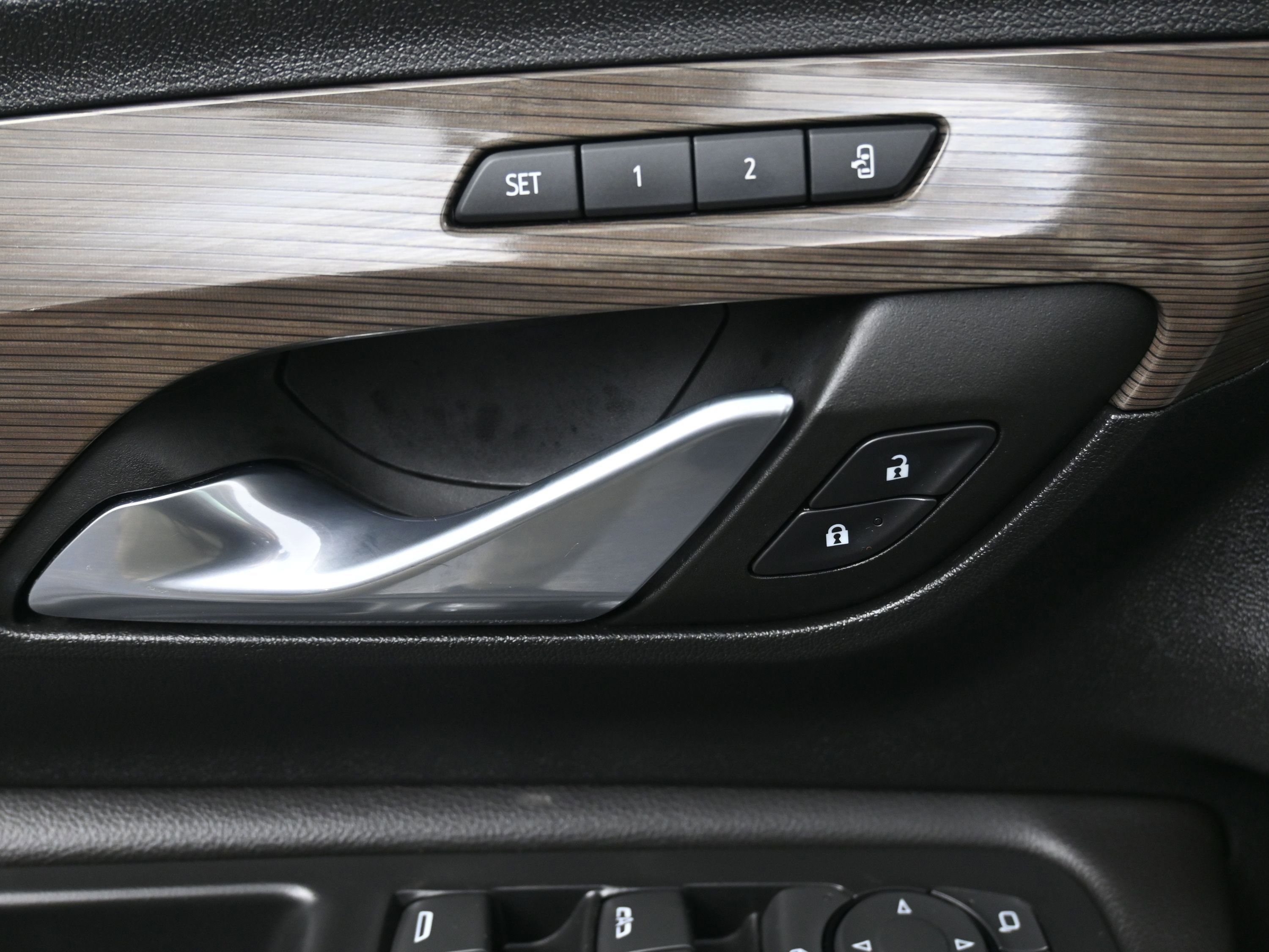 Used 2023 GMC Terrain Denali w/ Black Diamond Edition image 16