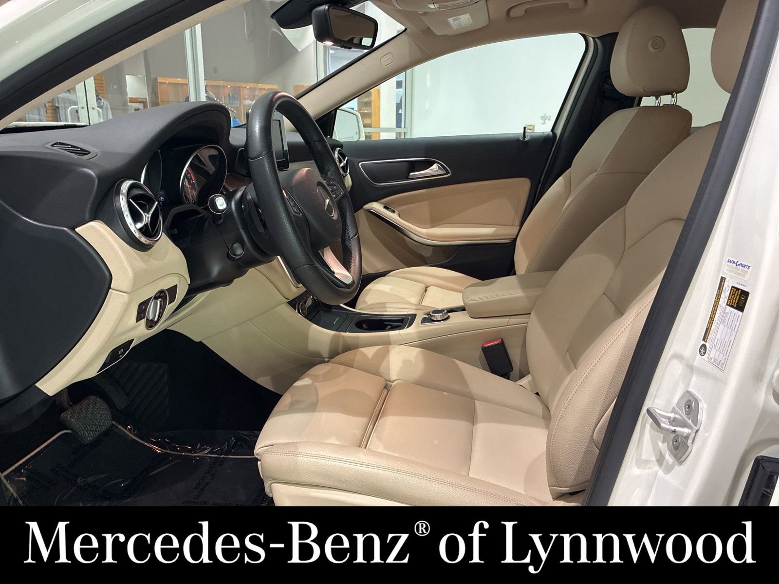 Used 2016 Mercedes-Benz GLA 250 4MATIC image 8