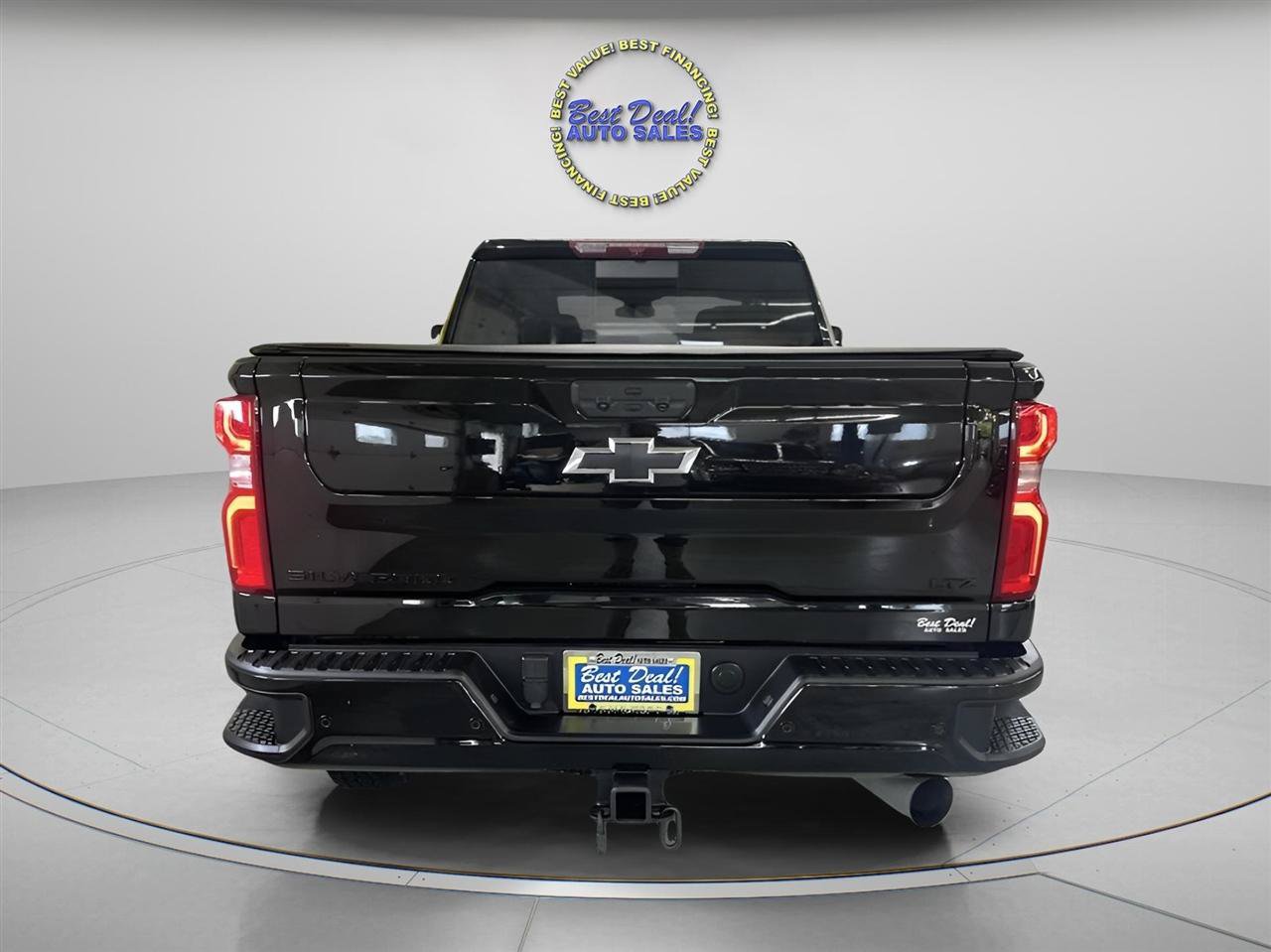 Used 2024 Chevrolet Silverado 2500 LTZ w/ LTZ Plus Package AWD/4WD image 4