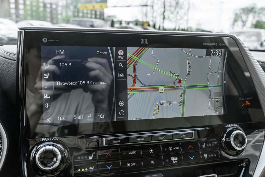 Used 2020 Toyota Highlander Platinum image 9