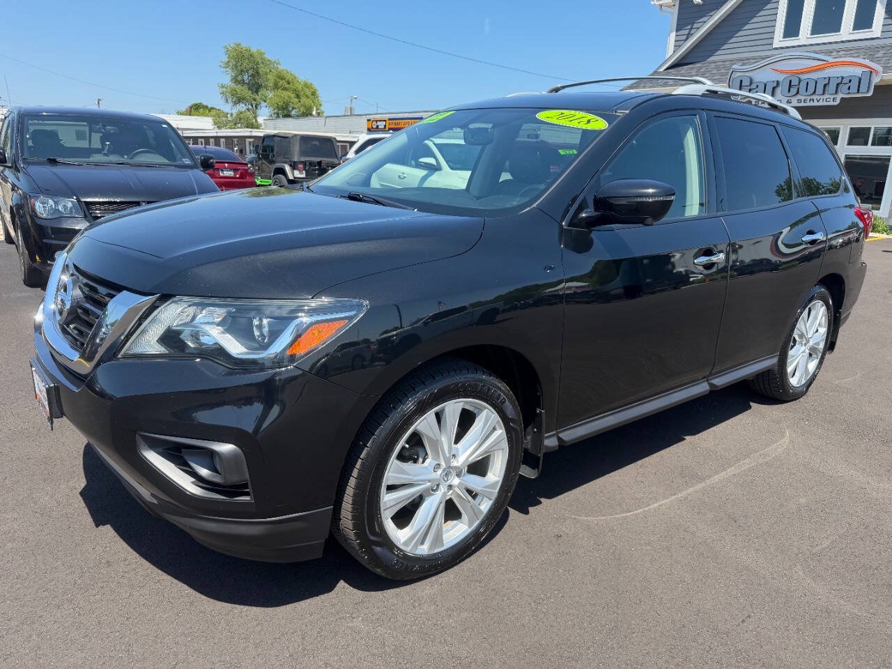 Used 2018 Nissan Pathfinder SL w/ SL Premium Package AWD/4WD image 1