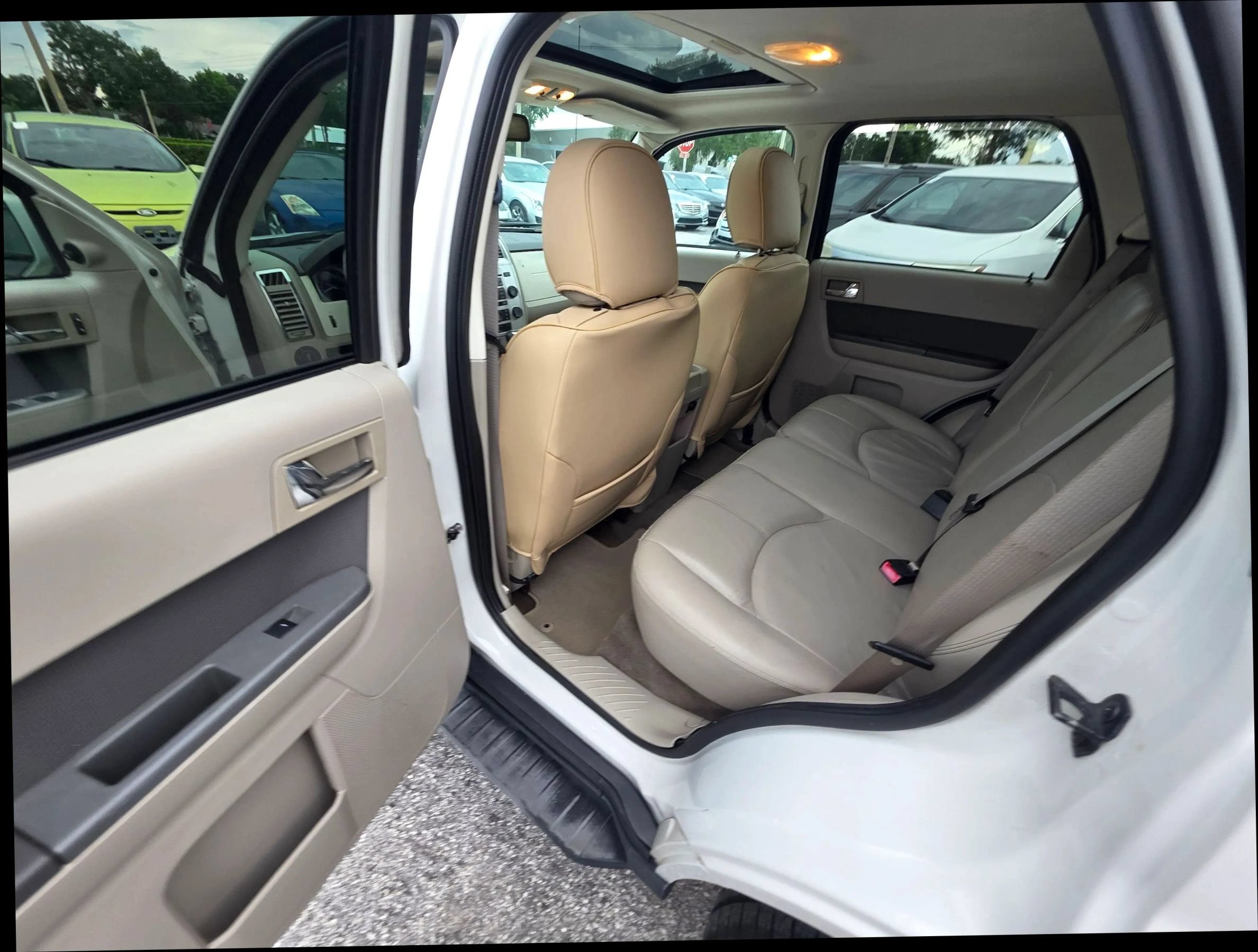 Used 2010 Mercury Mariner Premier FWD image 13