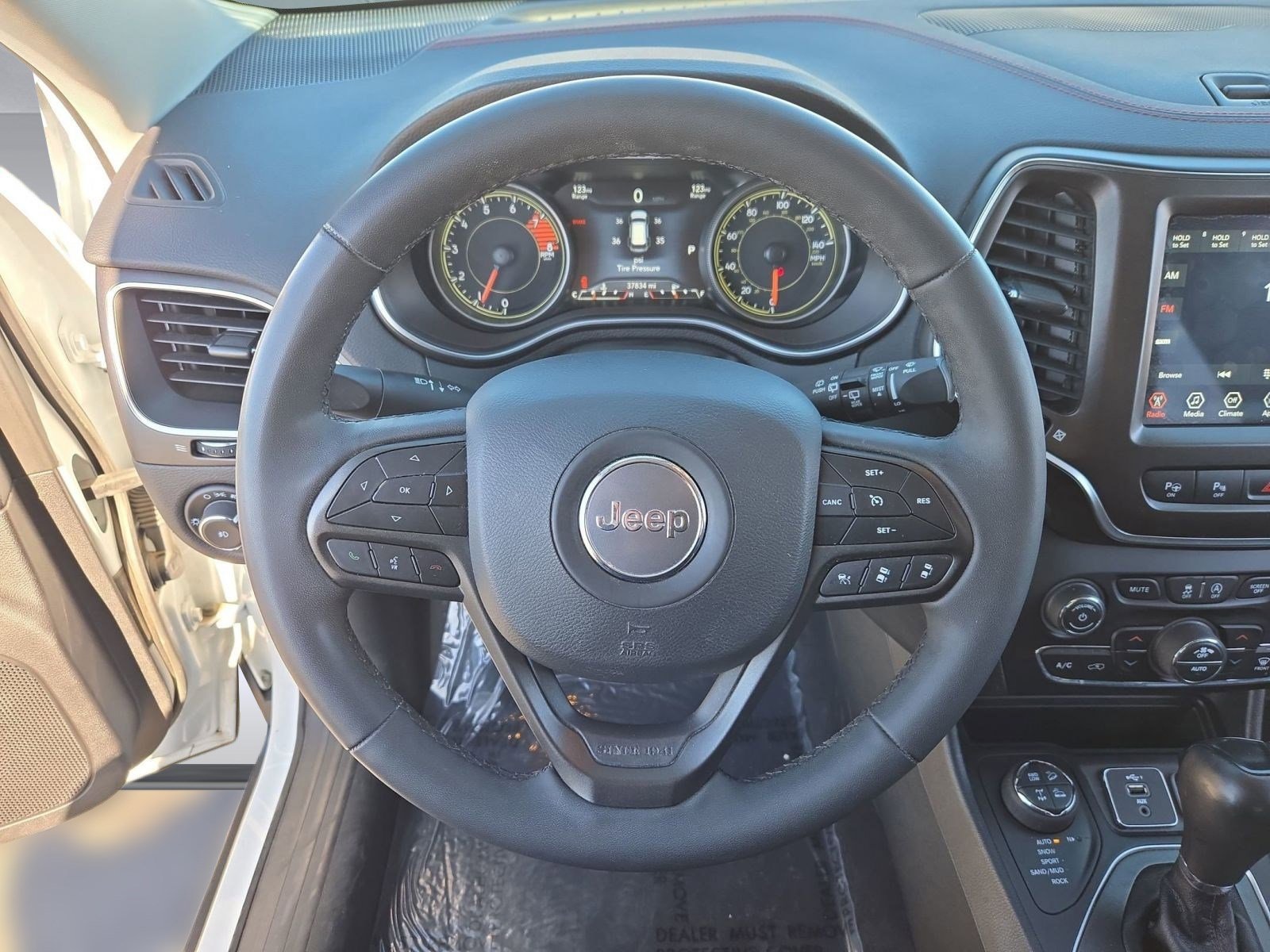 Used 2021 Jeep Cherokee Trailhawk w/ Technology Group image 23