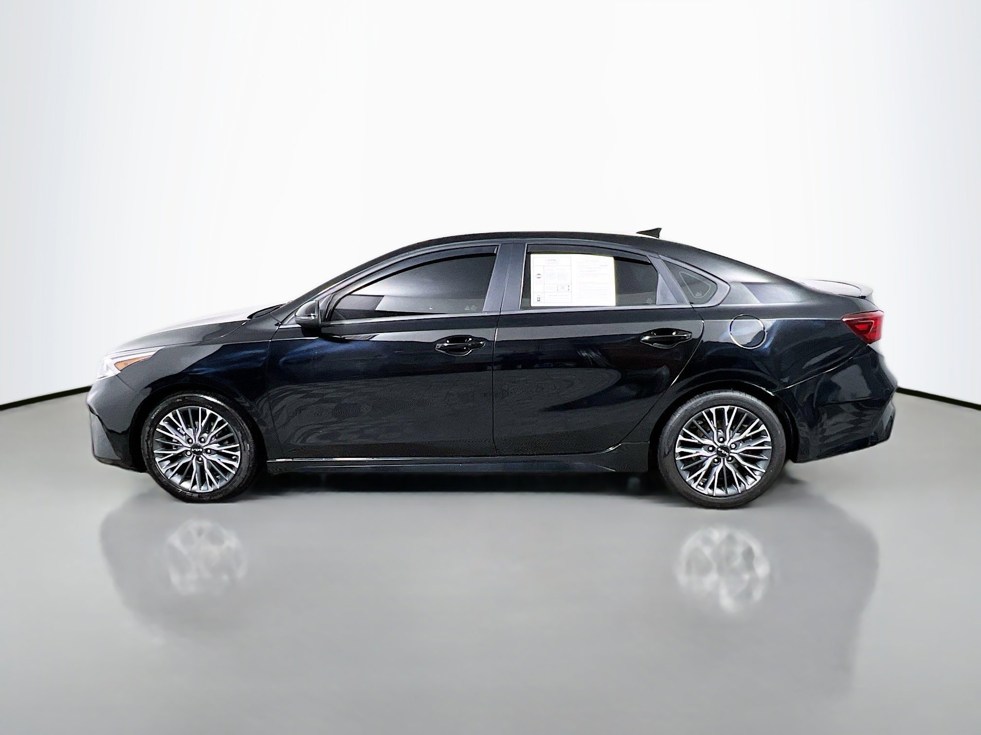 Used 2022 Kia Forte GT-Line w/ GT-Line Technology Package image 9