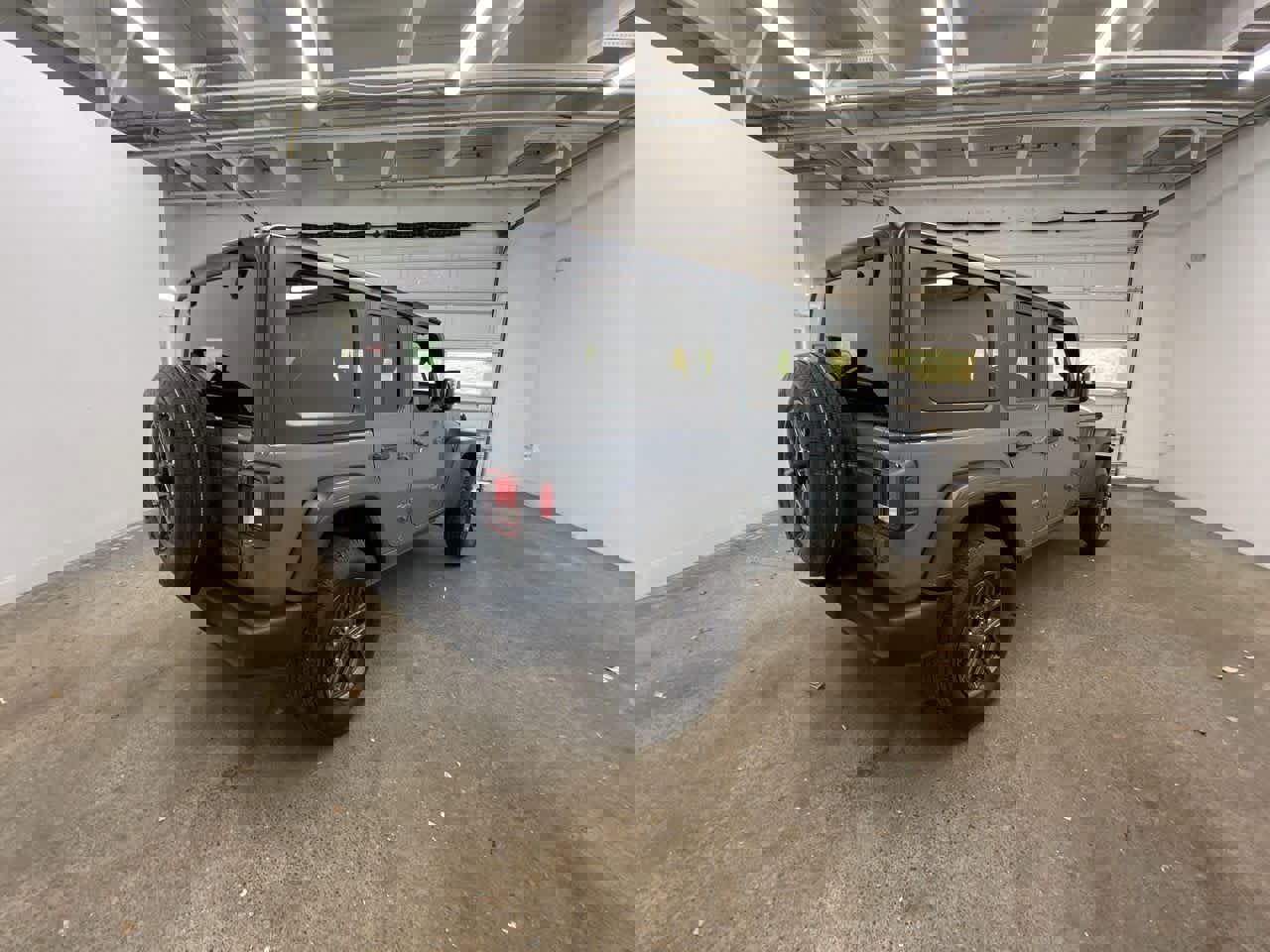 Used 2024 Jeep Wrangler Sport S image 6